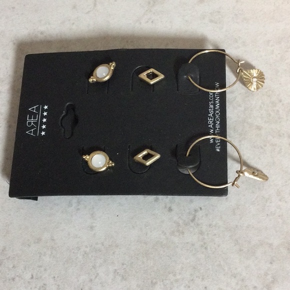 NWT AREA 3 gold earring set - Picture 4 of 7